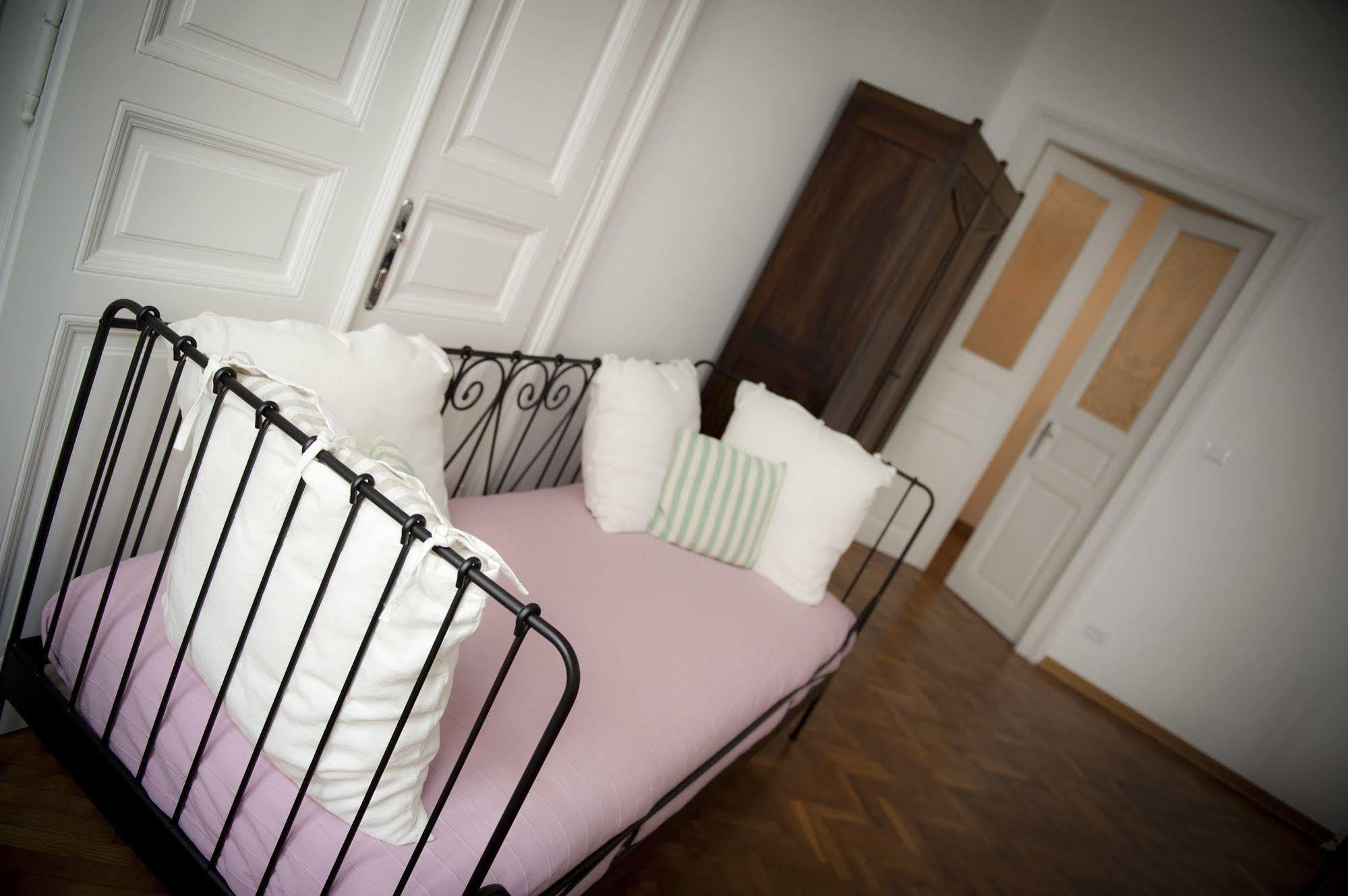 Domus Liberta - Boutique Rooms Триест Экстерьер фото