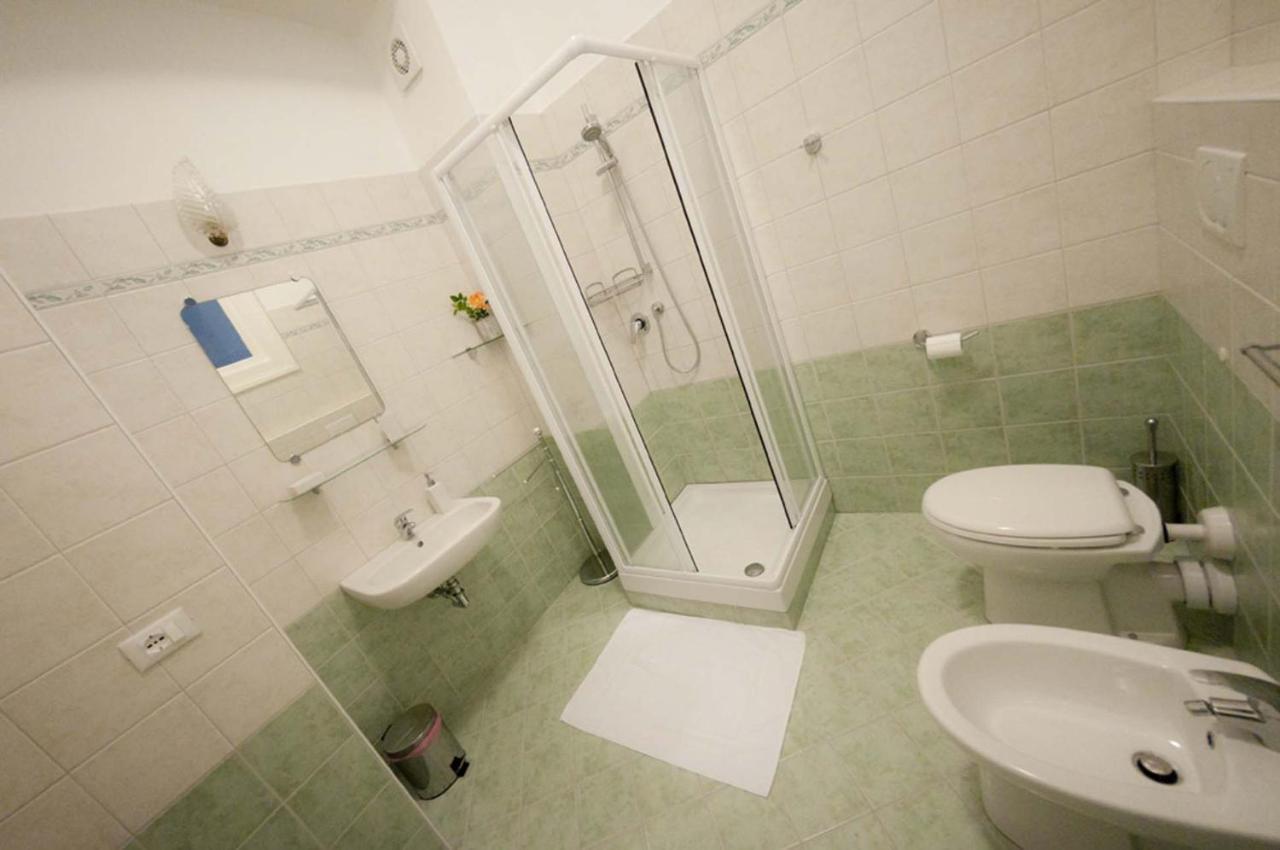 Domus Liberta - Boutique Rooms Триест Экстерьер фото